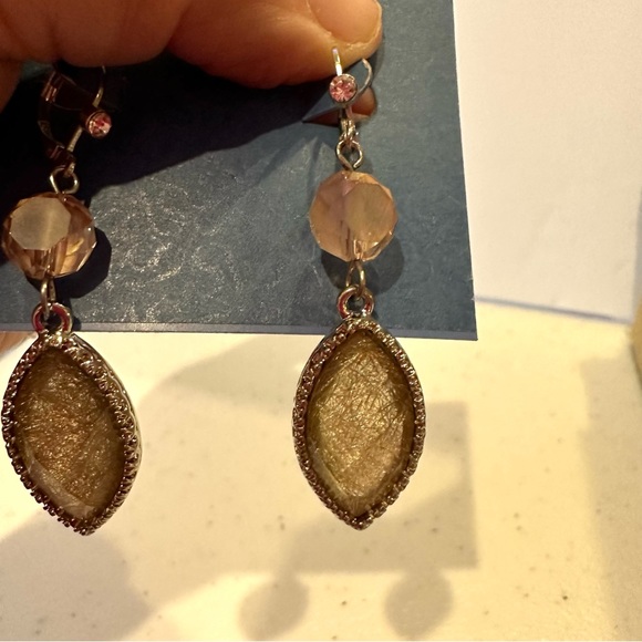 NWT 2 pairs of Simply Vera Vera Wang Earrings- silver tone dangles - Picture 6 of 15